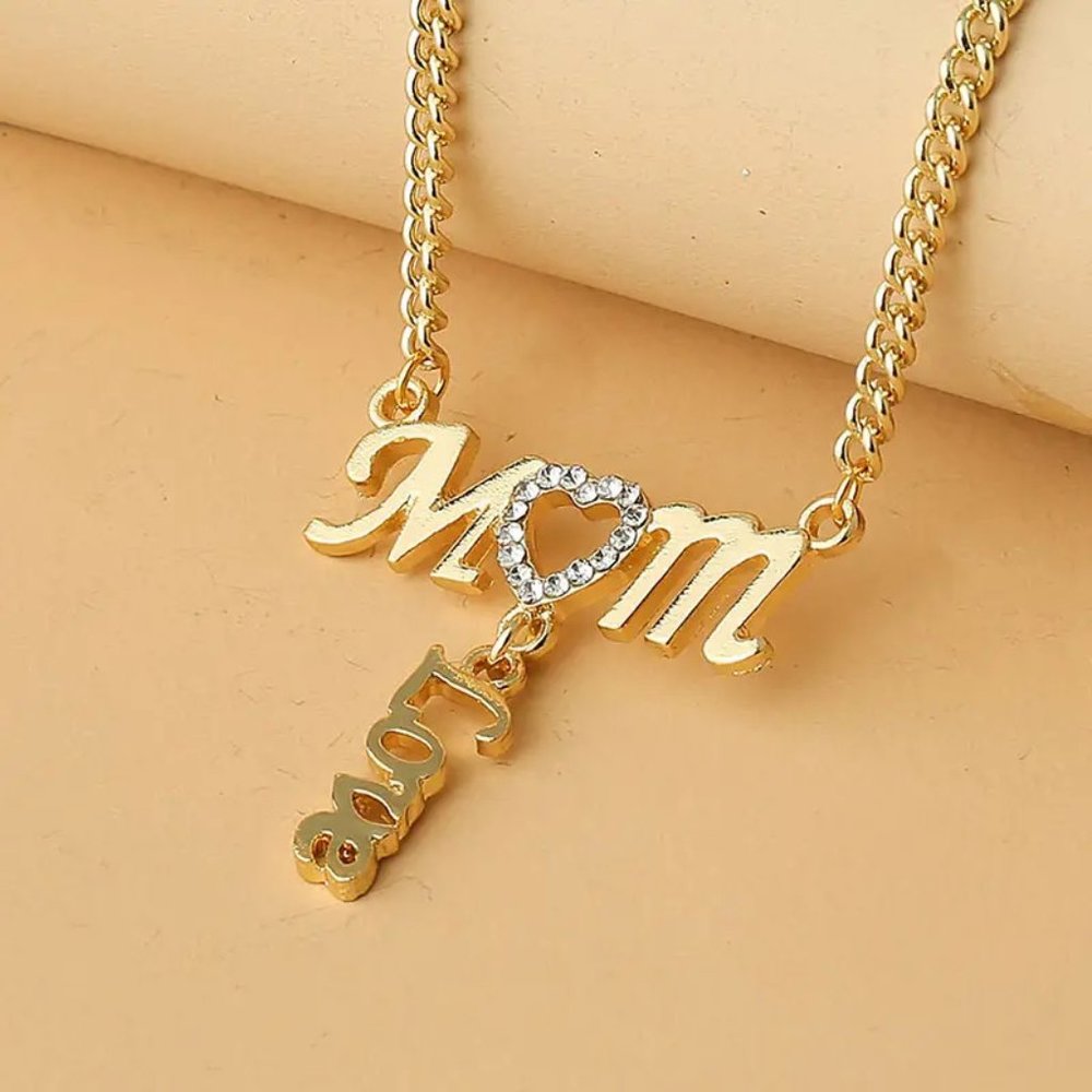 BRAND NEW! MOM LOVE GOLD PENDANT RHINESTONE HEART NECKLACE